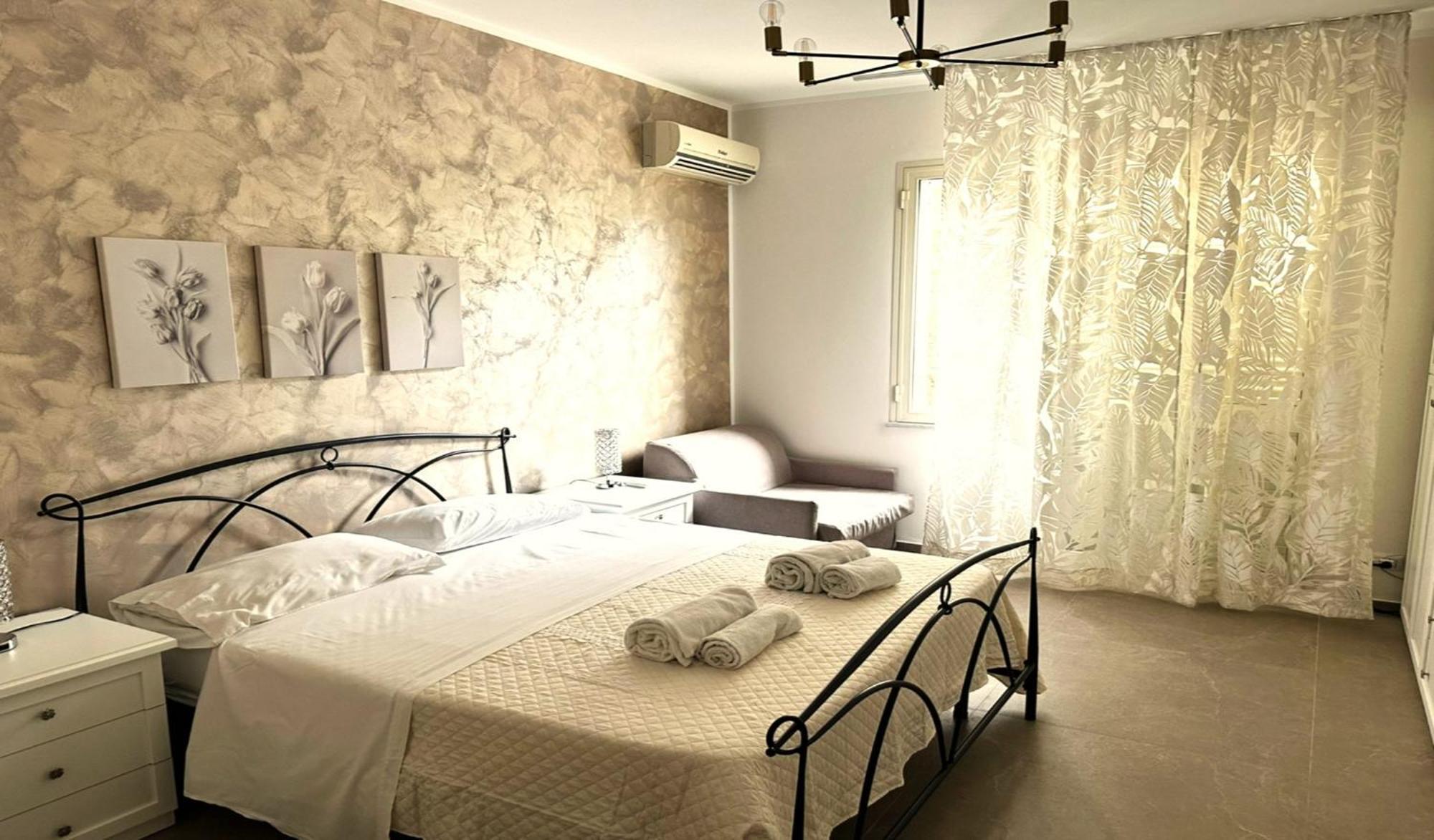 Ch Exclusive Apartments เชฟาลู ภายนอก รูปภาพ